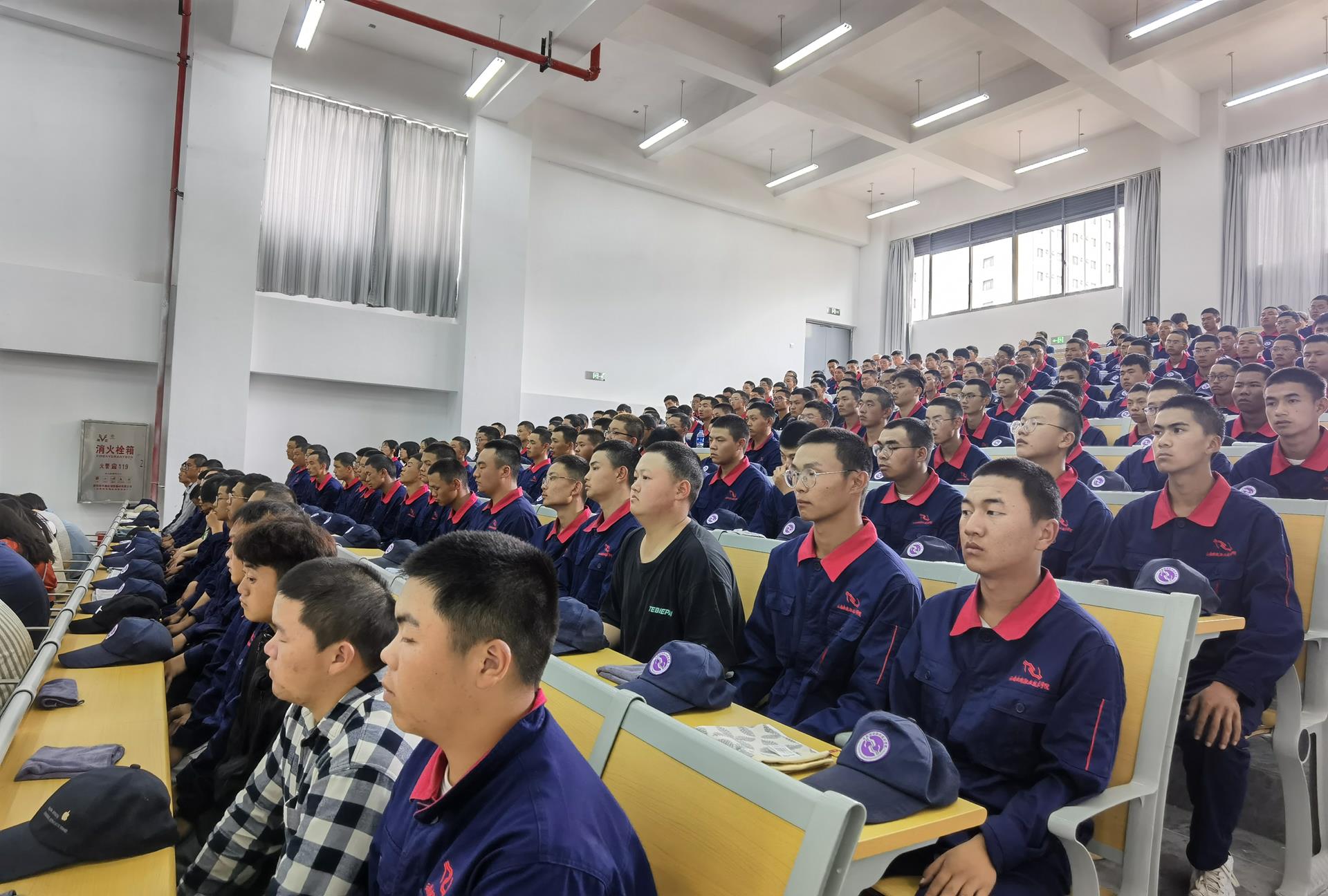 05ada034428640a19b728318173d260e.jpg